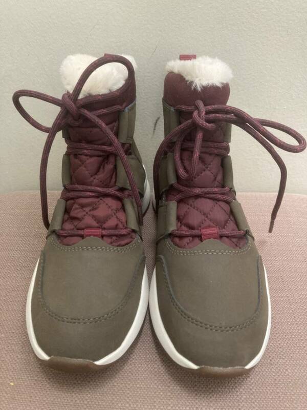 新品 Timberland ブーツ 22.5cm スノーブーツ 雪 ティンバーランド ショート 靴 US5.5 未使用 ブーティー 防寒 冬