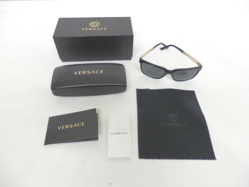 172C431J◆VERSACE ヴェルサーチ メデューサ ロゴ金具 MOD.4307 スクエア サングラス 黒 ブラック ケース イタリア製 中古