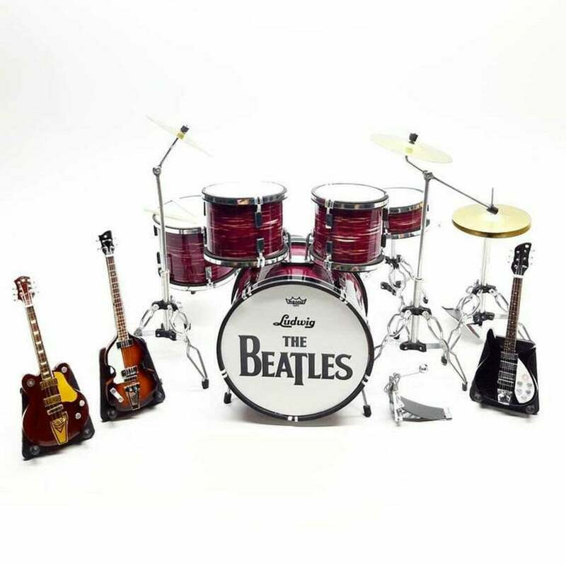 未使用品★The Beatles ビートルズ ミニチュア 楽器 フィギュア セット　赤　レッド★特別におまけでマイクスタンド付き