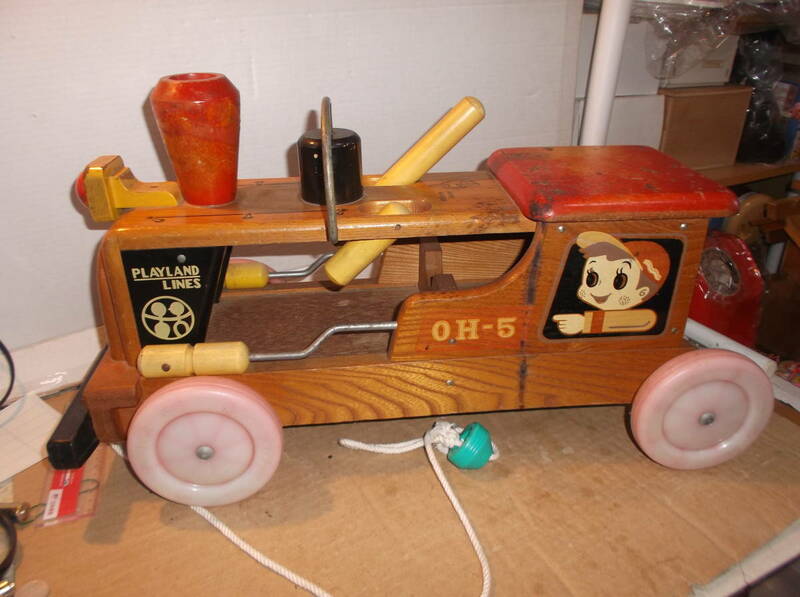 蒸気機関車　キッズ　子供　乗り物　昭和レトロ　木製　汽車　乗用玩具　ひも　紐　引き車　ジャンク　イラスト　絵　送料着払い