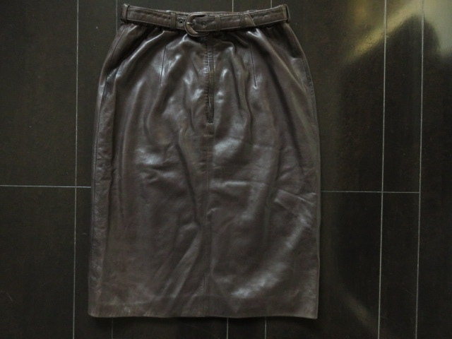 ■上質美品【LEGNA】ベルト付き柔らか羊革スカート M～L 送料164円ダークブラウン b396