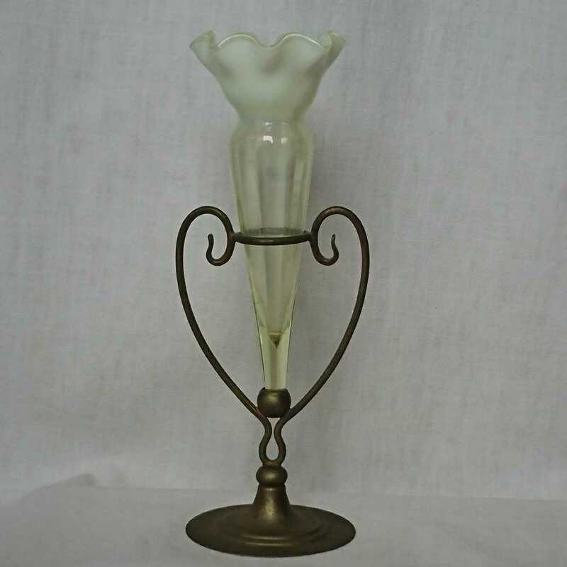 イギリスアンティーク フラワーベース ヴァセリンガラス 19世紀 ウランガラス アンティークガラス 花瓶 一輪挿し