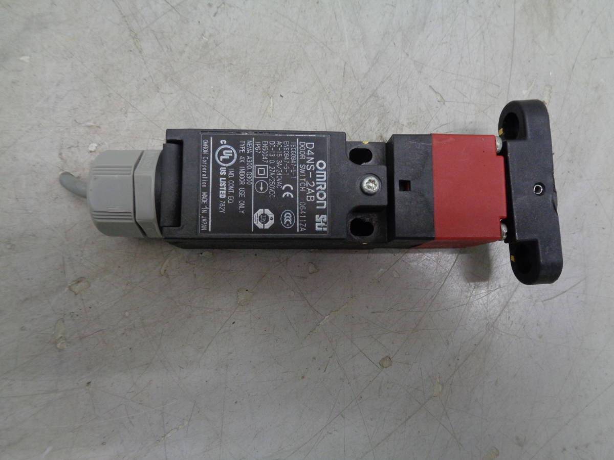 MK6496 オムロン(omron) 小形セーフティ・ドアスイッチ D4NS-2AB