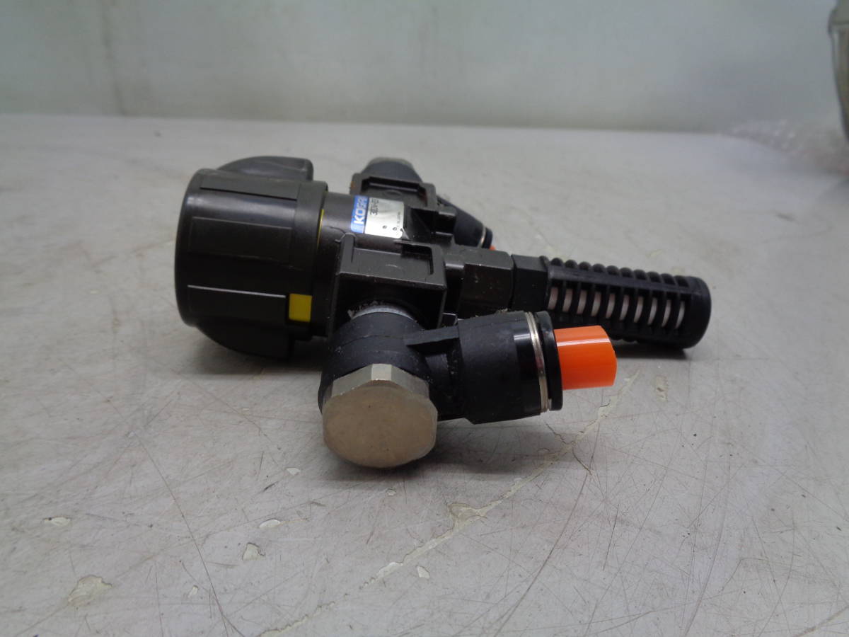 MK6498 コガネイ マルチシリーズ 残圧排気弁 手動方式ノブ形 300V-03