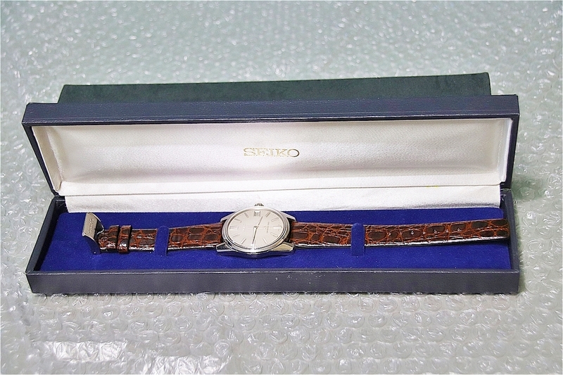 SEIKO Grand Seiko セイコー グランドセイコー 機械式 腕時計 裏蓋 獅子 しし 7301031 5722-9991 動作しています コレクションに