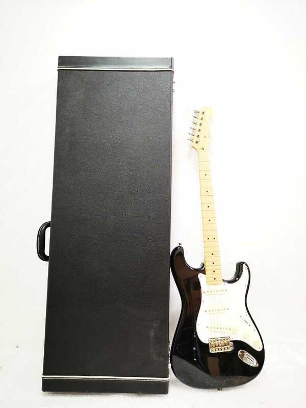 Fender STRATOCASTER 型番不明 エレキギター ケース付き ジャンク044