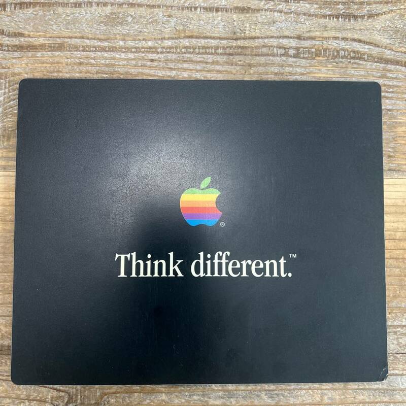 レア Think Different Apple Computer マウスパッドアップル コンピューター レインボー ロゴ 非売品 ノベルティー 販促