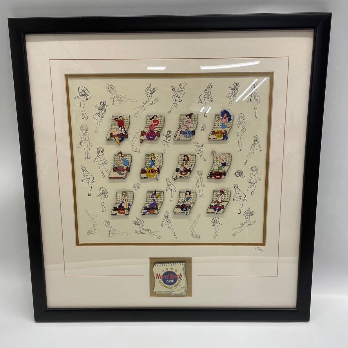 【希少】ハードロックカフェ 1999カレンダー pin-up GIRL Framed 13セット/コレクション/限定品