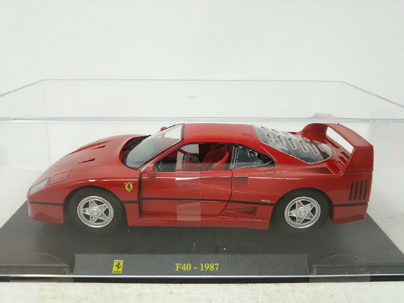 ■ Bburagoブラーゴ『1/24 Ferrari F40 1987 赤フェラーリ コレクションケース入り　ダイキャストミニカー』
