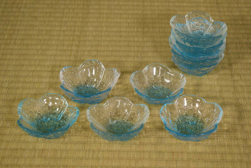 【和】(4566)　日本料理　料亭より買出品　青ガラス輪花小鉢　十客揃　料亭　旅館　和食器　小料理　
