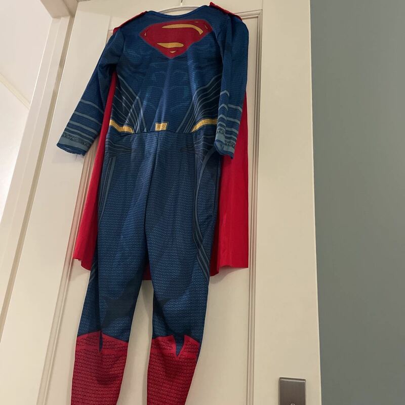 スーパーマン　衣装　3〜4歳　ハロウィン