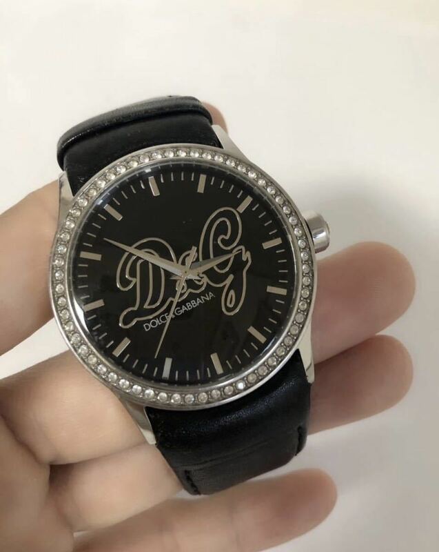 T128 D&G Dolce&Gabbana ドルチェ＆ガッバーナ 腕時計 クォーツ 黒文字盤 ラインストーン