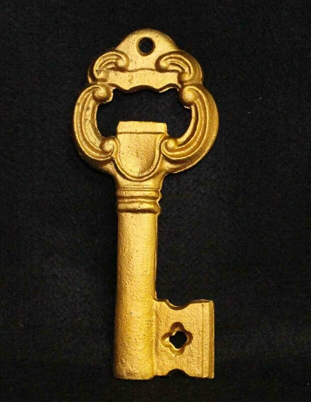 金属工芸■鉄製　黄金の鍵■置物　栓抜き　清酒　玉滴　 iron key gold color　ペーパーウエイト　幸せの鍵　カギ