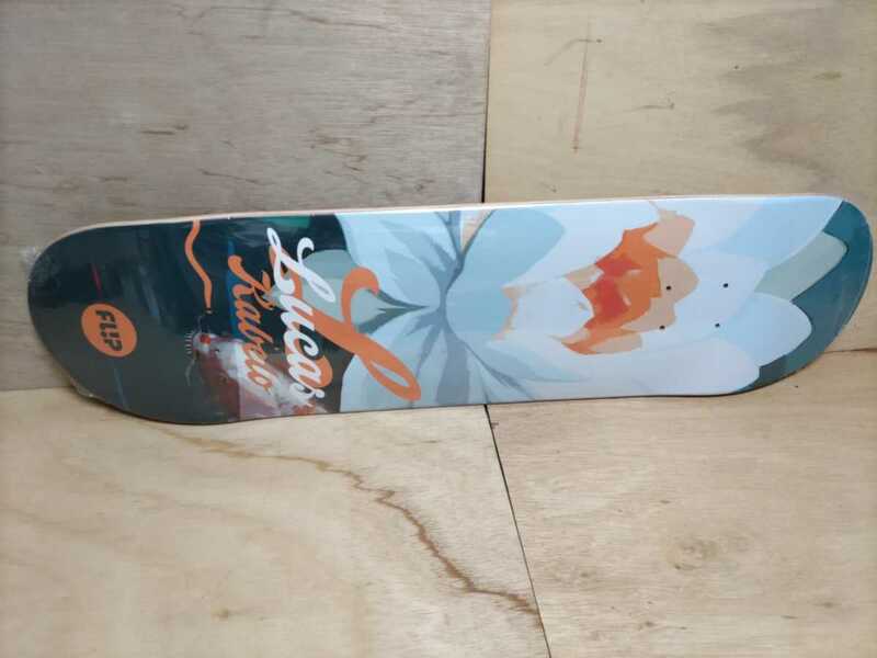 フリップ　フラワーシリーズ　花柄　flip 8.15×32 スケートボード　デッキ　