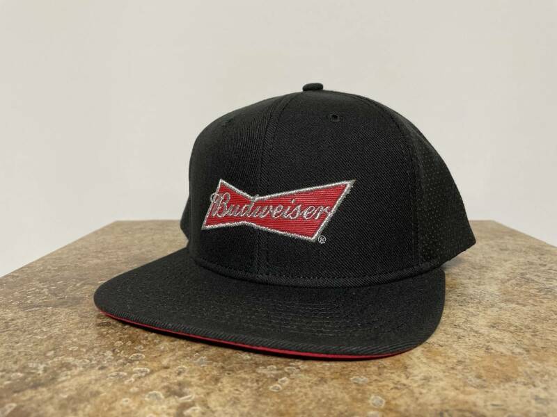 新品★Budweiser/バドワイザー オフィシャル 刺繍 キャップ 帽子 6パネル スナップバック 黒