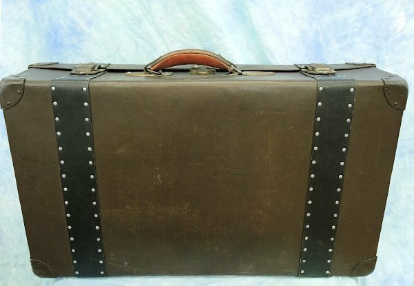 レトロ トランク 革張り 鞄　旅行カバン インテリア アンティーク　67cm×37.5cm×18cm ディスプレイ　