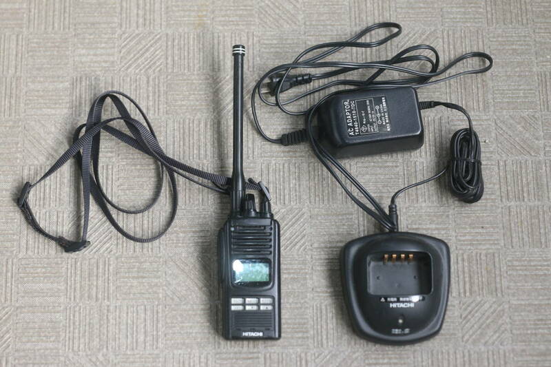 【動作OK】日立国際電気 HITACHI デジタル簡易無線機 EUM-05FL/C 一式セット 免許局 本体+バッテリー 65ch （消防・鉄道）