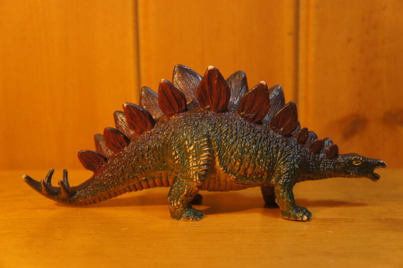 フィギュア ステゴサウルス Papo パポ 恐竜 検：ティラノサウルス T.レックス