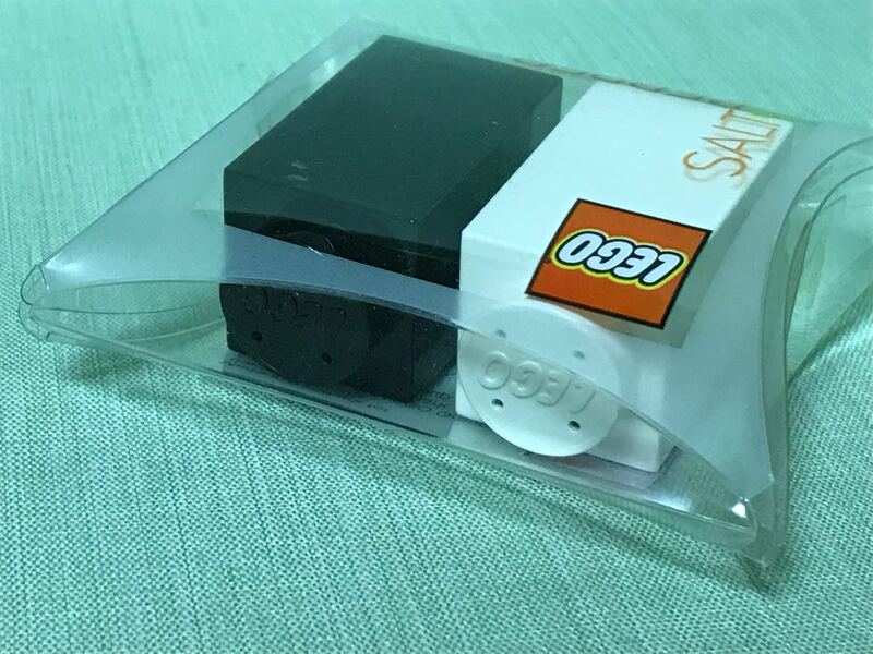 LEGO レゴ 調味料入れ Salt & Pepper Shaker 塩・コショウ入れ 白 黒　ホワイト　ブラック 未使用