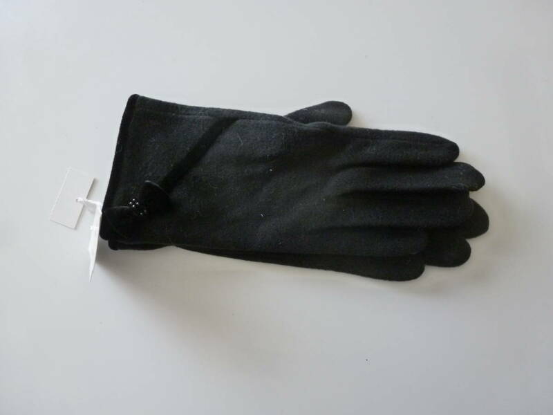 ウンガロ　女性手袋 　未使用 　ブラック