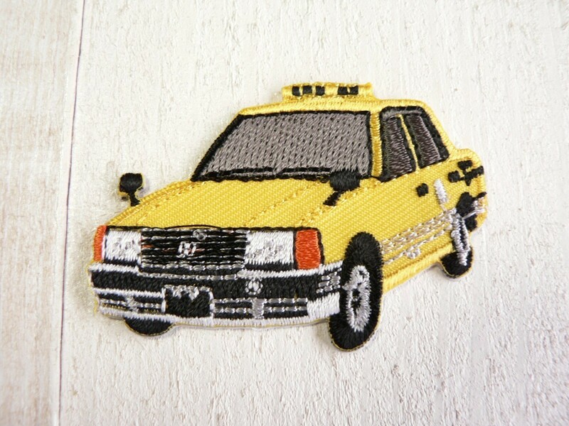 ワッペン　TAXI 黄色いタクシー　イエローキャブ　働く車　ミニワッペン　ミニアイロンワッペン　アップリケ　　#0186