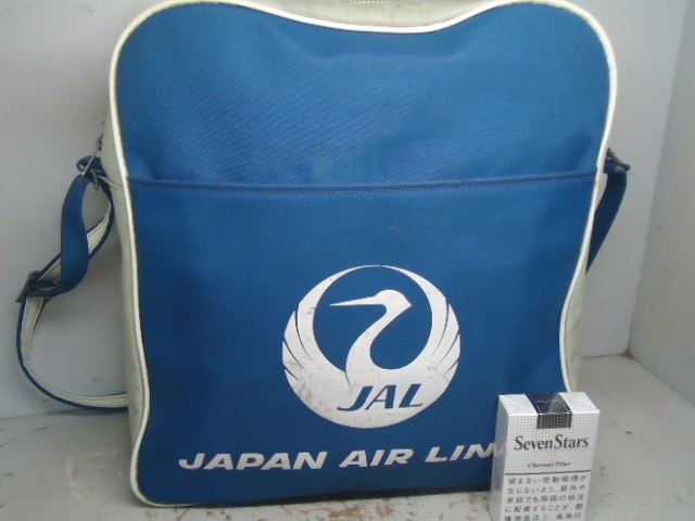 　日本航空で貰ったショルダーバック