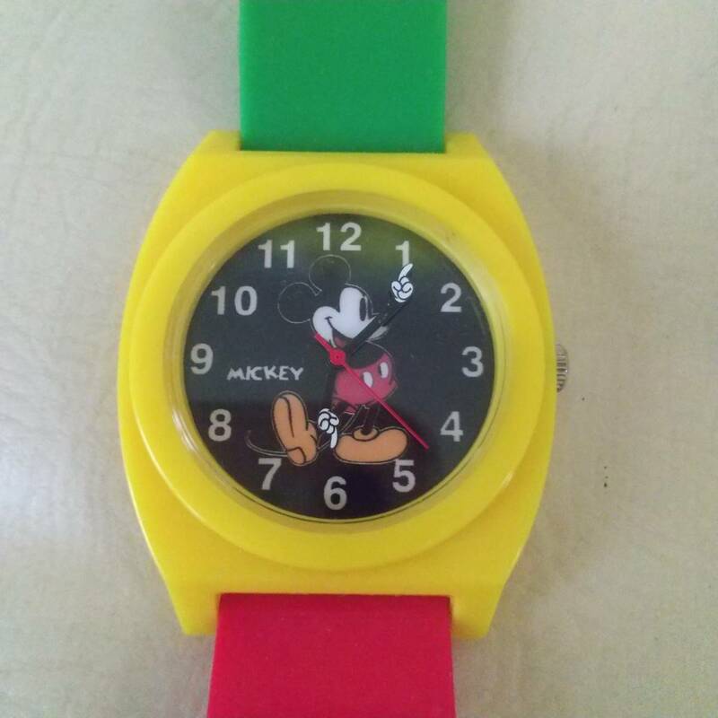 ミッキーマウス 腕時計 黄色
