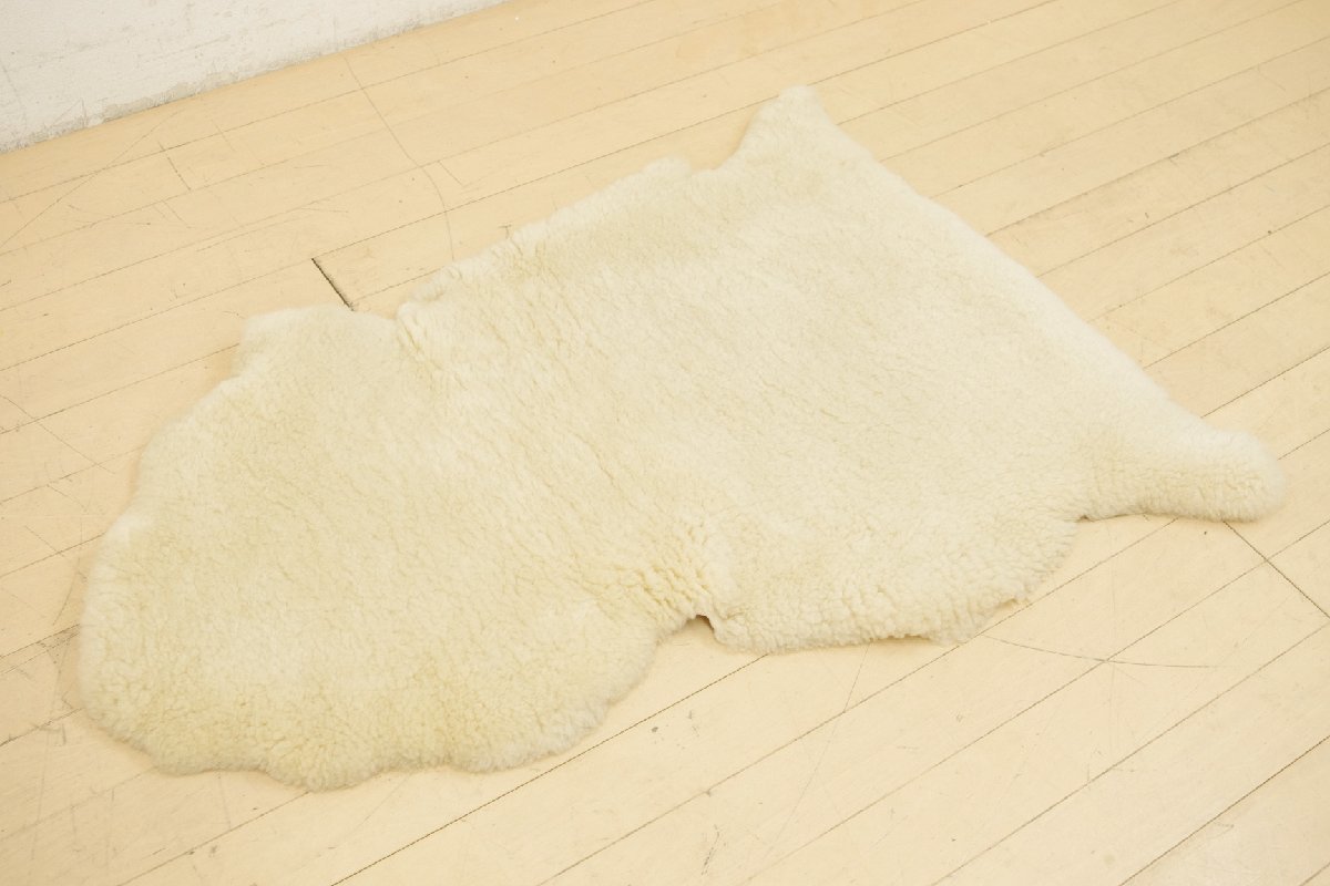 一点物 オーストラリア産 ムートンラグ 羊毛 ウール カーペット シープスキン 子羊 絨毯 敷物 玄関マット リビング 幅101cm×55cm 天然物 A