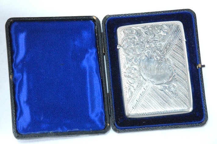 アンティーク　１９０２年 純銀製 箱付き　細工の美しいカードケース(n-24)【郵パック発送】