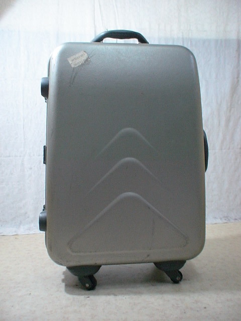 752　OSHIMA　シルバー　スーツケース　キャリケース　旅行用　ビジネストラベルバック