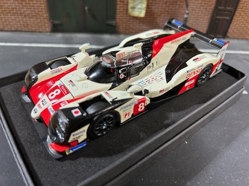1/32 SRC 10001 Toyota LMP1 TS050 Hybrid Le Mans Winner 2018 No.8 スロットカー 