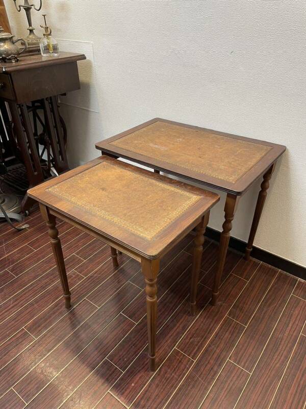 ヴィンテージ♪レザートップのネストテーブル 2連サイドテーブル 英国 木製