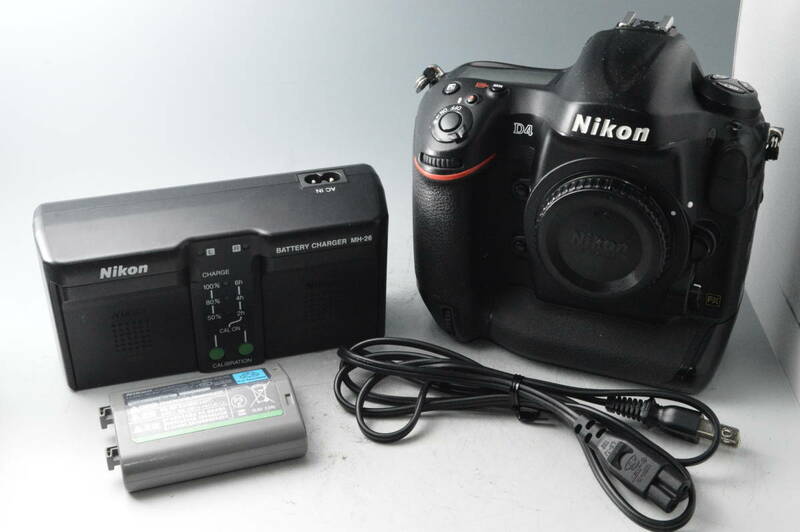#8752【並品】 Nikon ニコン D4 ボディ