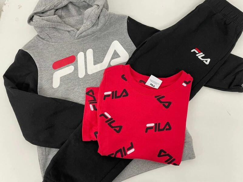 新品■FILA フィラ ボーイズ キッズ パーカー 3点セット 6 / 6歳 半袖 スウェットパンツ 赤