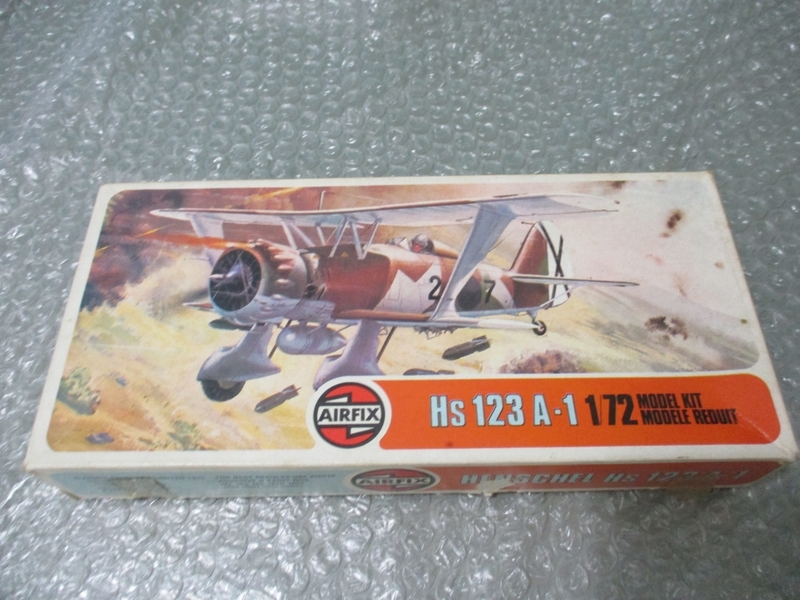 プラモデル エアーフィックス AIRFIX 1/72 ヘンシェル HENSCHEL Hs 123 A-1 未組み立て 昔のプラモ