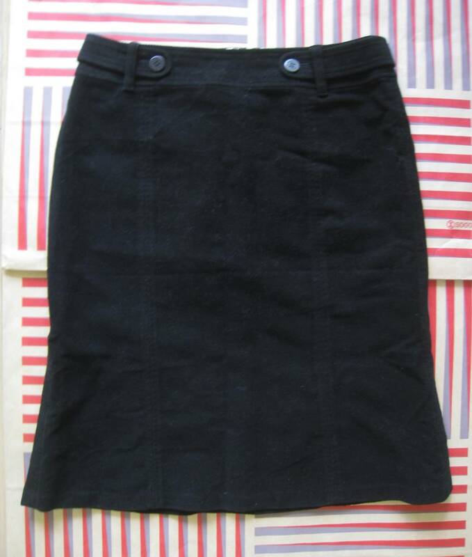レディス　バーバリー　スカート　３８サイズ　美品　黒　日本製　綿100% イギリス王室御用達 / 都内有名デパート購入品 3,000円均一セール