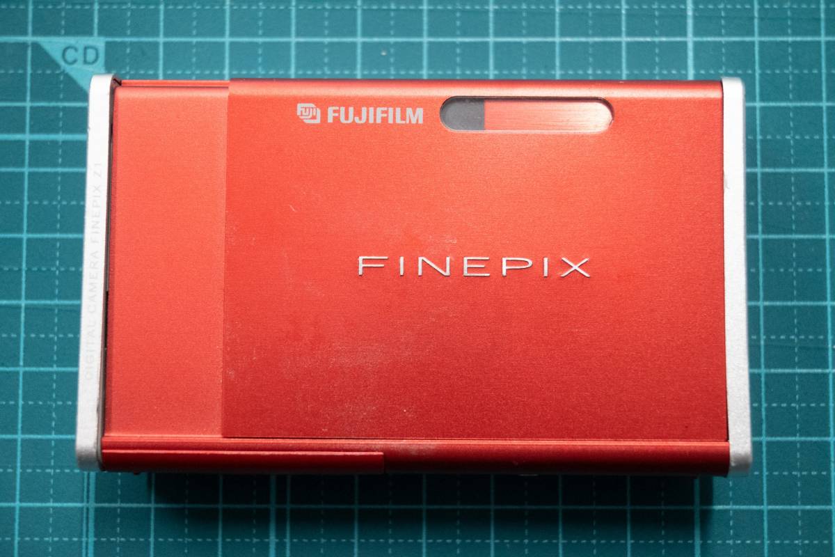 ★ フジフィルム FUJIFILM FinePix Z1 レッド 店頭展示 模型 モックアップ 非可動品 R00135