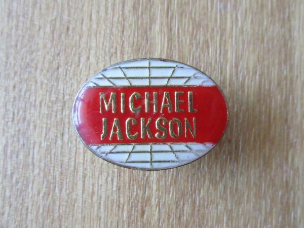 古い ピンバッジ : マイケル ジャクソン ロゴ 音楽 ポップ ピンズ #K