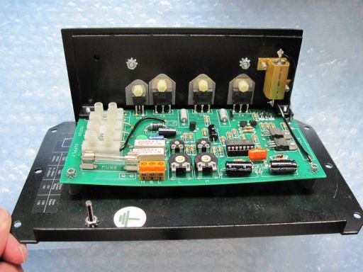 SB02　DCモータコントローラ基板？？？　詳細不明　動作未確認　基盤に反りがある　中古品で長期保存品　ジャンク品　1個