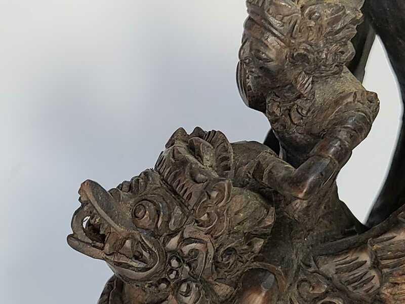 ガルーダ に乗った ヴィシュヌ神 ヴィジュヌ神 木製17cm 仏教美術 ヒンドゥー教 インドネシア バリ島 カルラ 迦楼羅 細密彫刻 インテリア