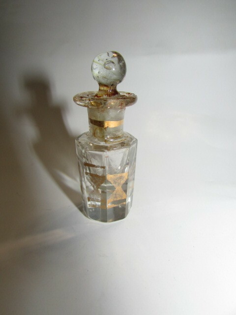 即決商品・(会津若松・旧家・蔵出し）（　古い時代の金彩のある小さなガラス香水瓶　）貴重・珍品