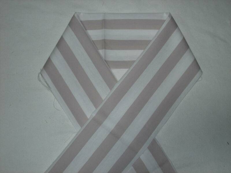 木綿の半衿、１，５ｃｍ巾のストライプ、白と薄紫