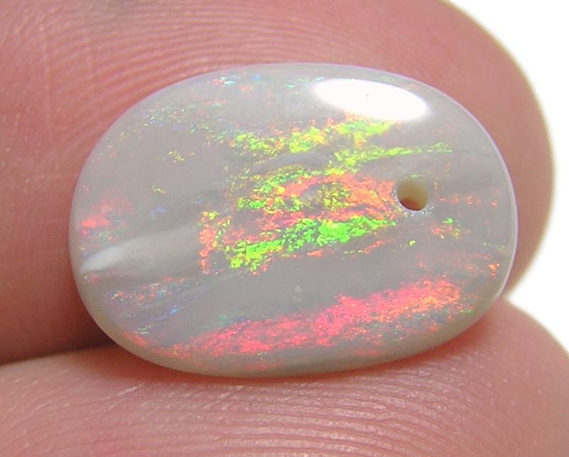 『天然オパール』 2.96ct　ルース　裸石　オーストラリア産　穴あけ加工