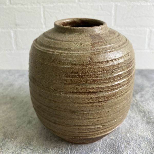 信楽焼　花器　花瓶　線紋　飾り壺　在銘あり 12cm 陶器　茶道具　和風インテリア　保管品