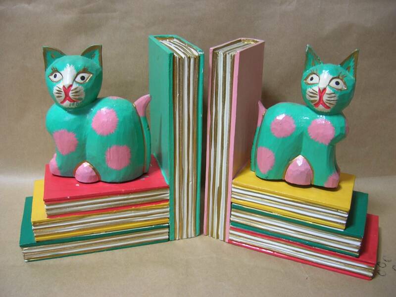 ●木彫り猫　ブックエンド　ねこ　ネココレクション