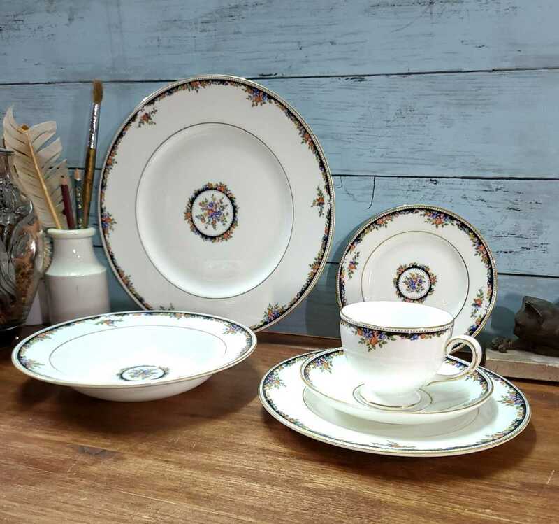 美品☆WEDGWOOD ウェッジウッド OSBORNE オズボーン トリオ カップ&ソーサー 大皿 一式セット 希少 黒壺刻印 ヴィンテージ 金彩 花柄