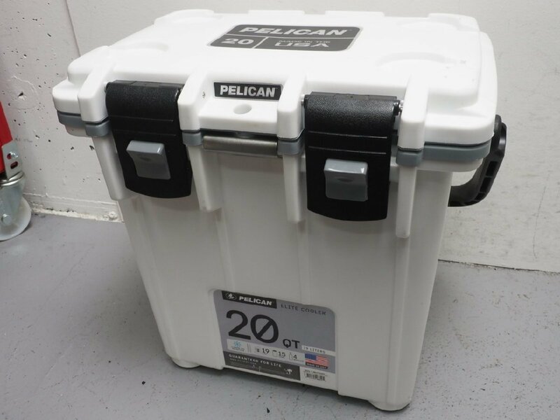 USED PELICAN ペリカン ELITE COOLER クーラーボックス 20QT カラー:ホワイトグレイ サイズ:47.8×32×45cm[51031]