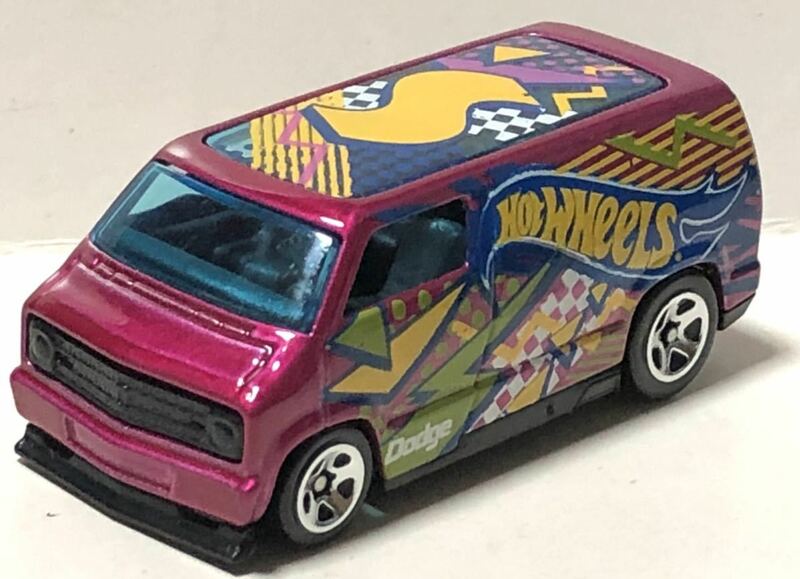 レア ラスト Custom 1977 Dodge Van ダッジ バン Mopar モパー Jun Imai ジュン イマイ 2016 Hotwheels Art Car Series マゼンタ 絶版