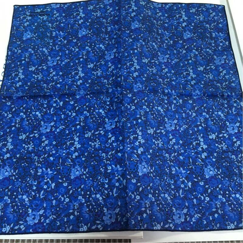 ●新品●送料込 BLACK LABEL CRESTBRIDGE シルクハンカチーフ ブルー花柄 ブラックレーベルクレストブリッジ