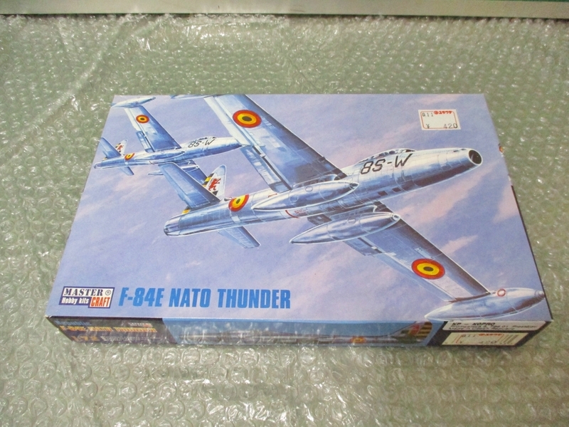 プラモデル マスタークラフト 1/72 F-84 サンダージェット F-84E NATO THUNDER 戦闘機 未組み立て 昔のプラモ